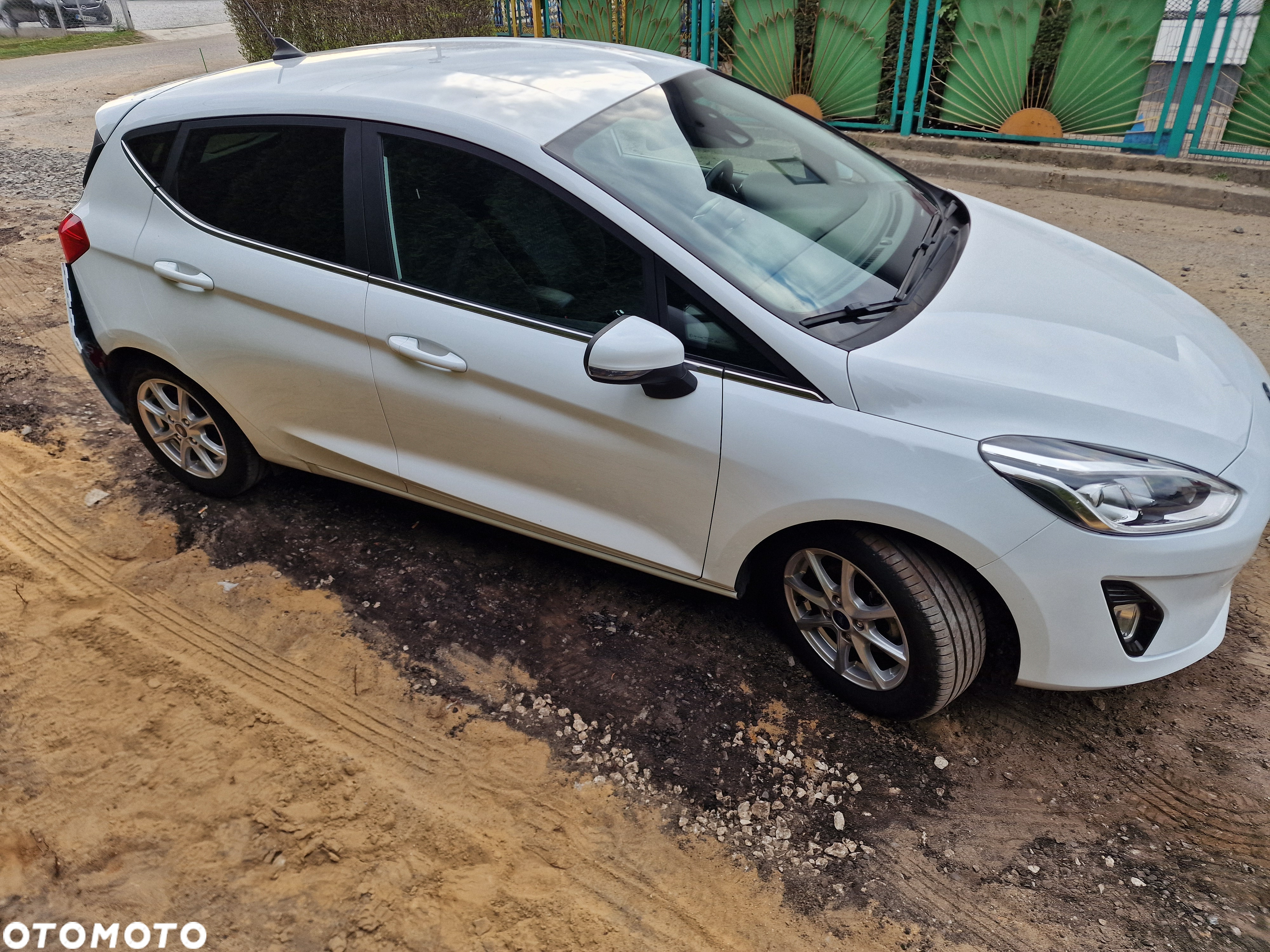 Ford Fiesta 1.0 EcoBoost S&S TITANIUM - 4