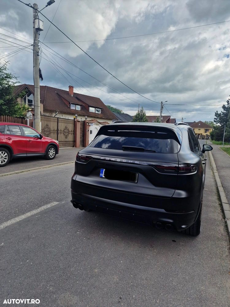 Porsche Cayenne - 6