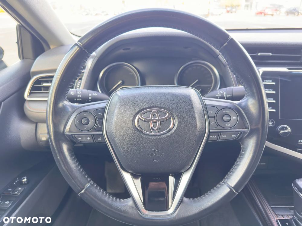 Toyota Camry - 16