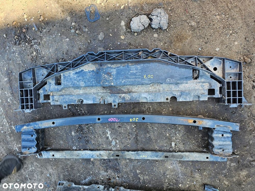 PAS PRZEDNI CHŁODNICA WODY KLIMATYZACJI WENTYLATOR PEUGEOT 207 07 1.6THP - 14