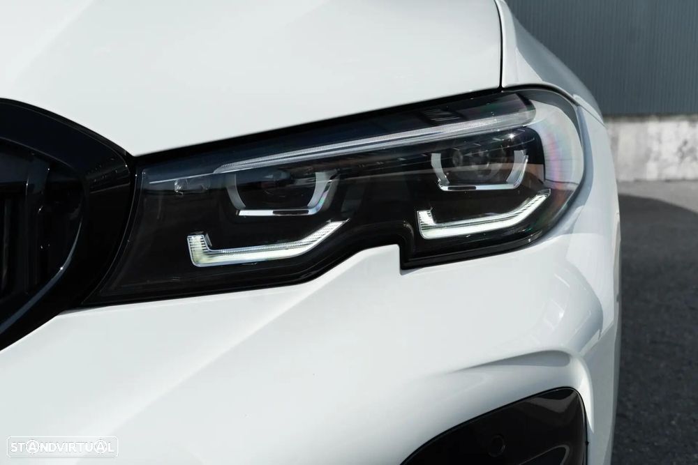 BMW 330 e Pack M Auto - 32