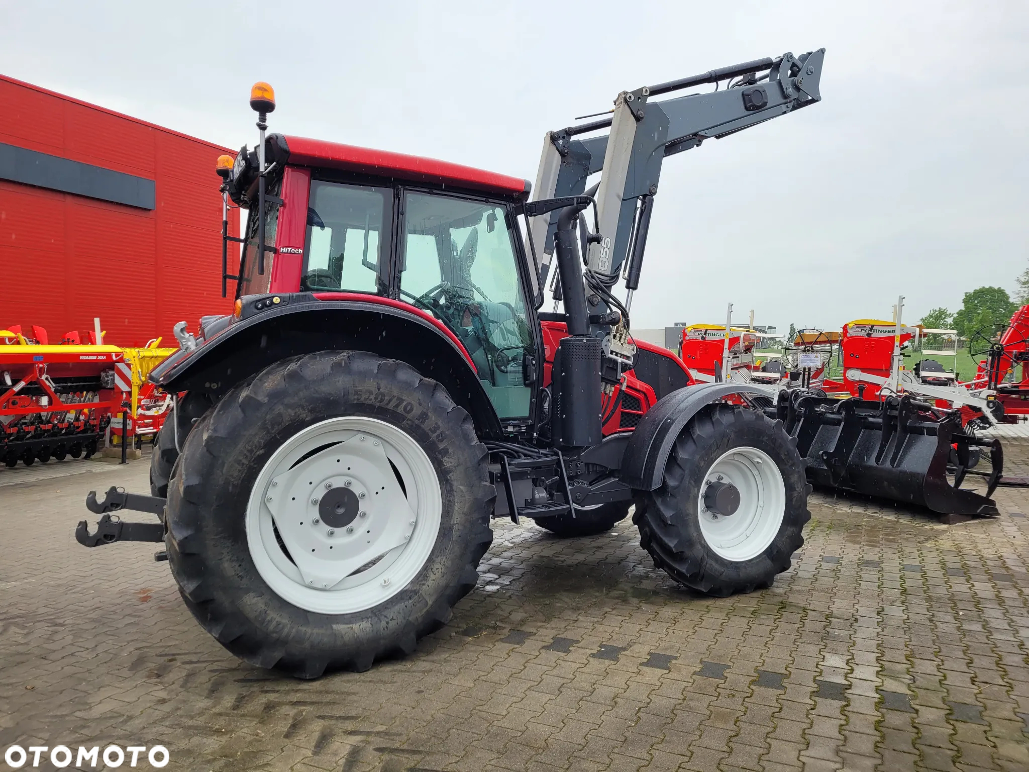 Valtra N123 HiTech ładowacz QUICKE - 5