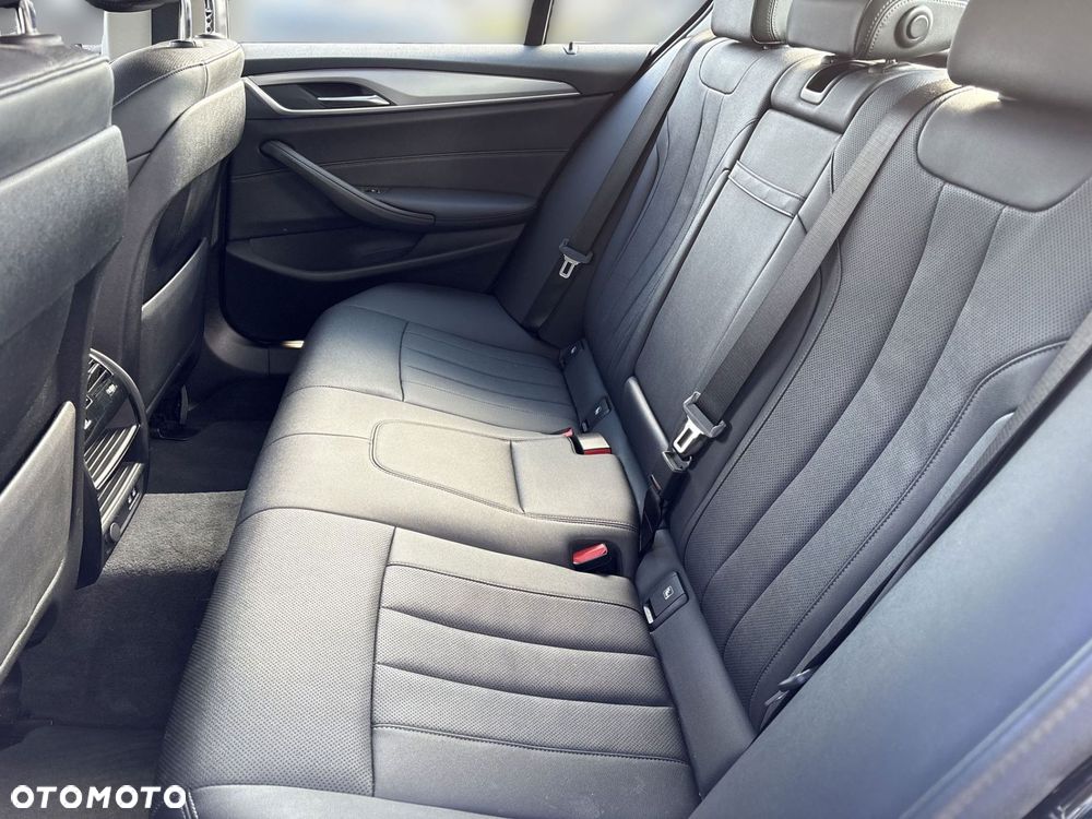 BMW Seria 5 - 16
