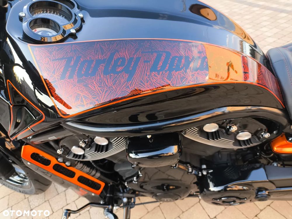 Harley-Davidson V-Rod Muscle - 8