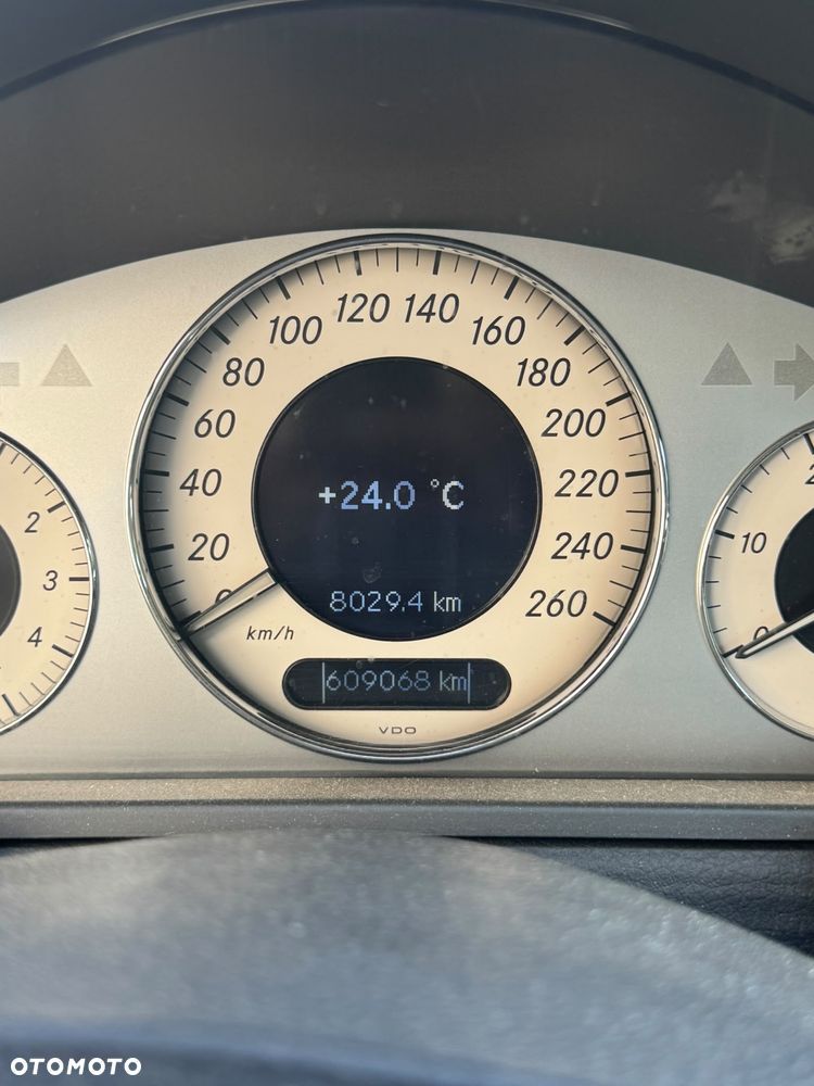 Mercedes-Benz Klasa E 320 CDI T Avantgarde - 11