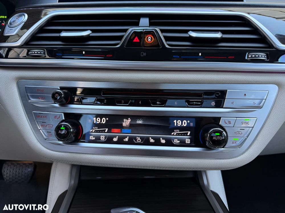 BMW Seria 7 730Ld xDrive - 39