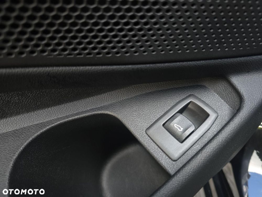 BMW Seria 3 318d - 11