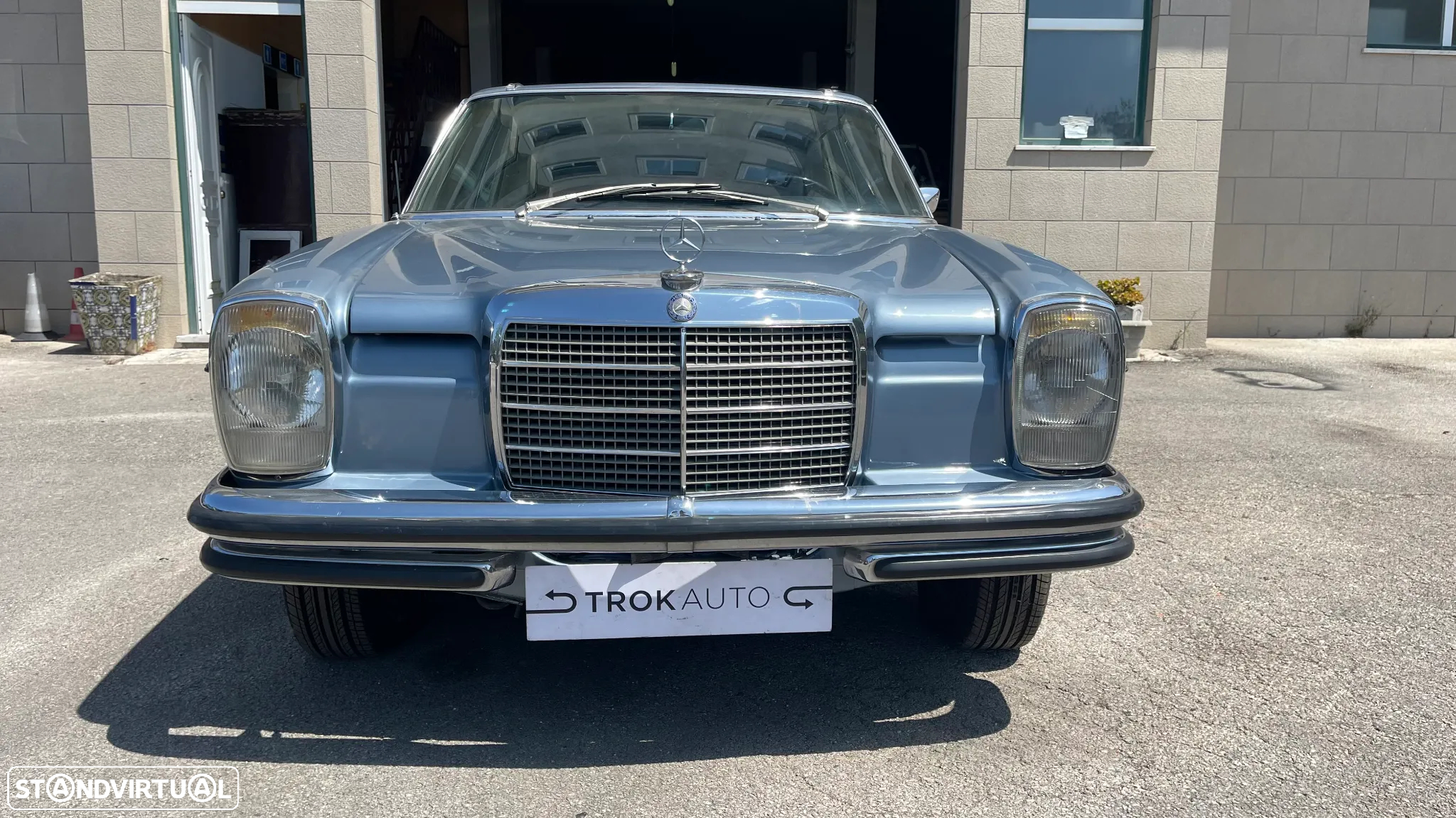 Mercedes-Benz 260 - 2