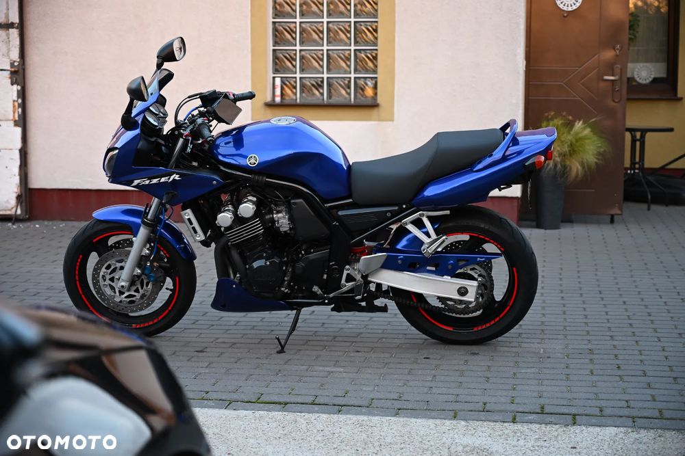 Yamaha FZS - 12
