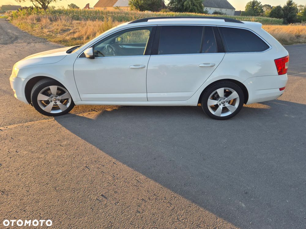 Skoda Octavia 1.6 TDI DPF DSG Elegance - 6