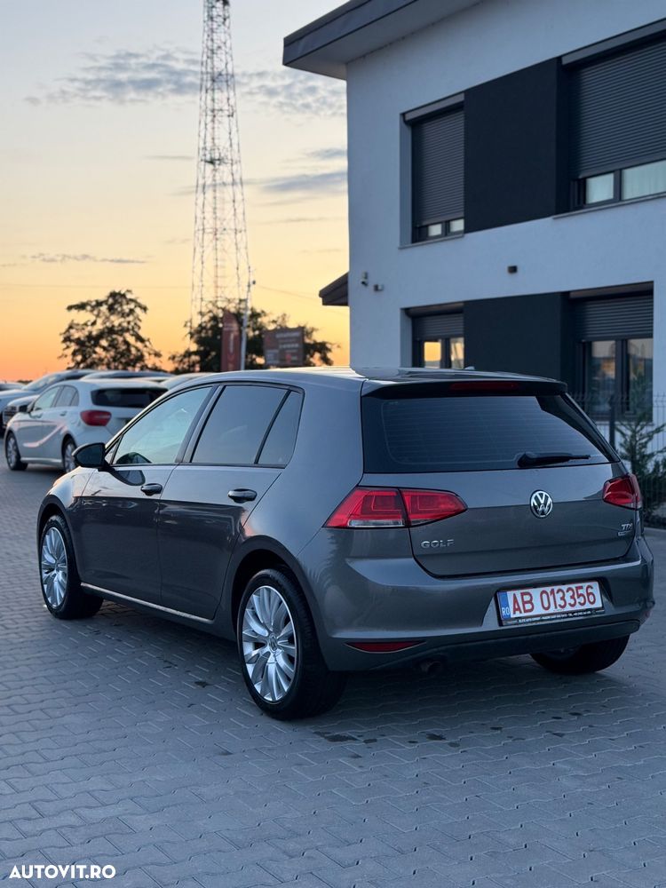 Volkswagen Golf - 5