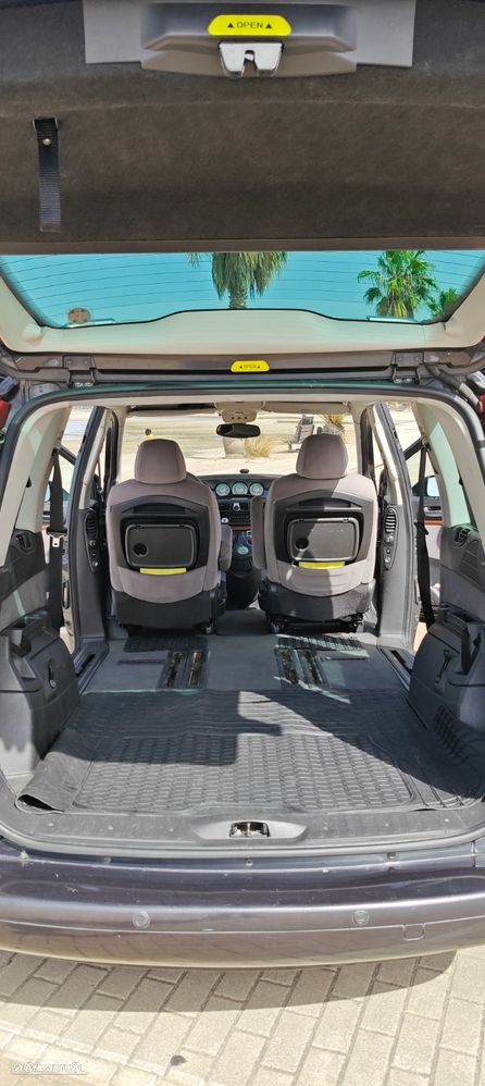 Citroën C8 2.0 HDi SX - 11