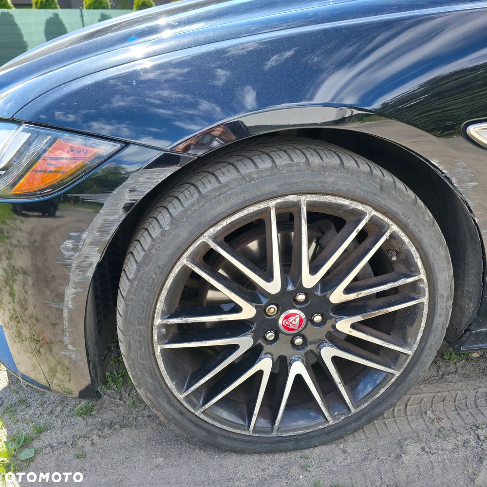 Jaguar XF 35t AWD R-Sport - 10