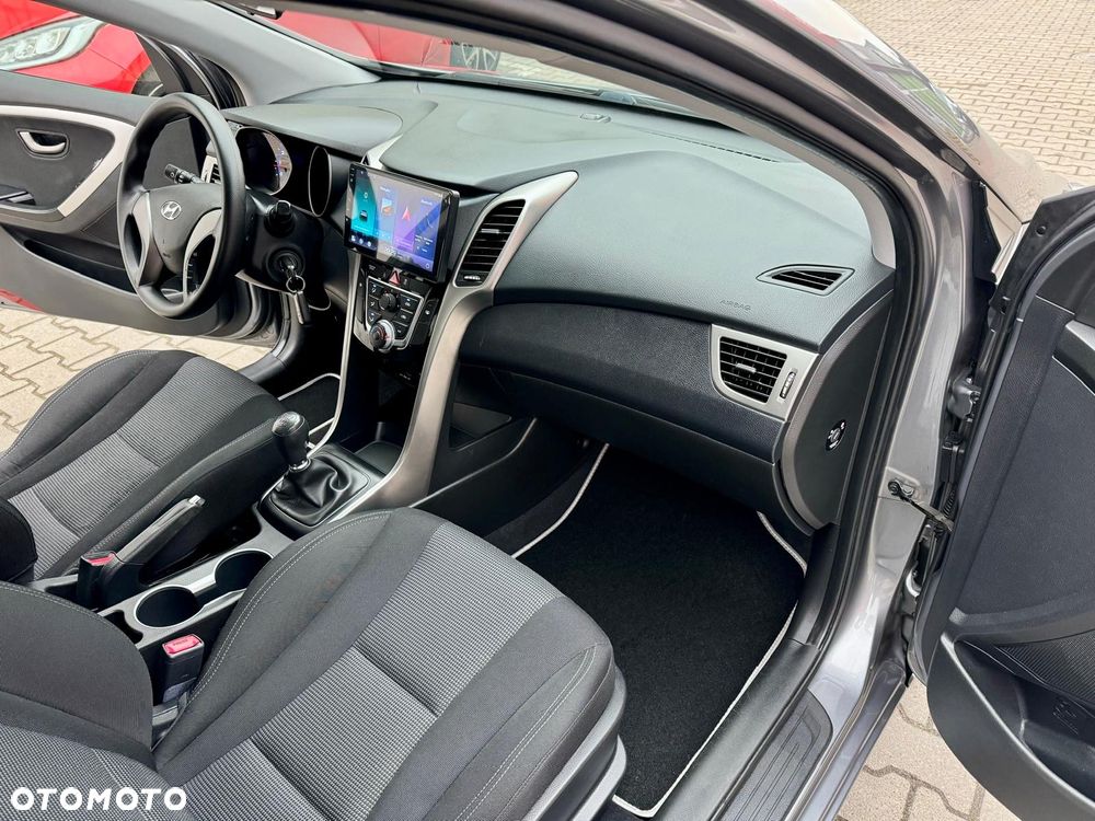 Hyundai i30 1.4 Premium - 12