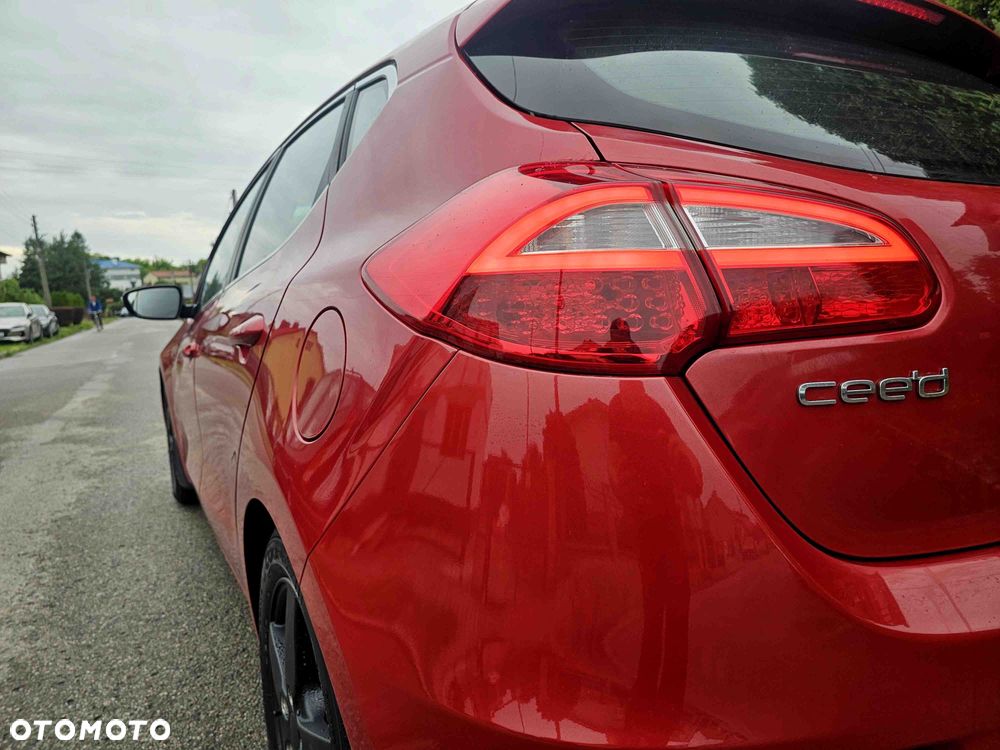Kia Ceed 1.6 CRDi 136 ISG Platinum Edition - 5
