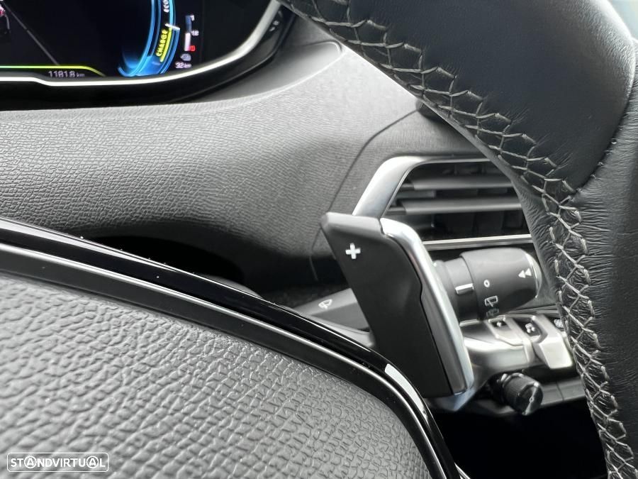 Peugeot 3008 1.6 Hybrid Allure Pack e-EAT8 - 29