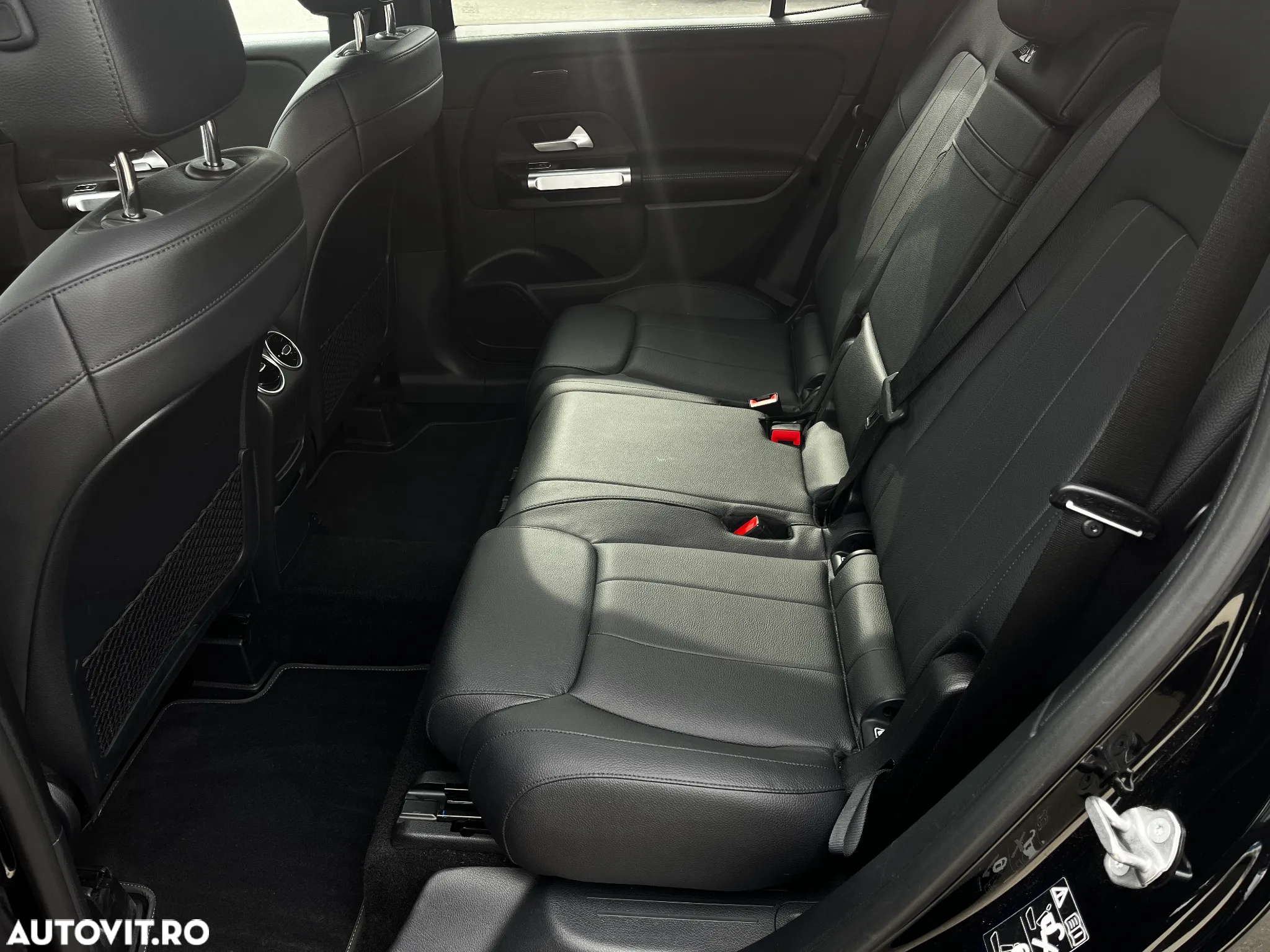 Mercedes-Benz GLB 250 4Matic 8G-DCT AMG Line - 11