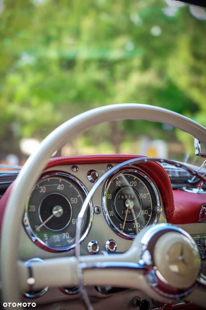 Mercedes-Benz SL - 24