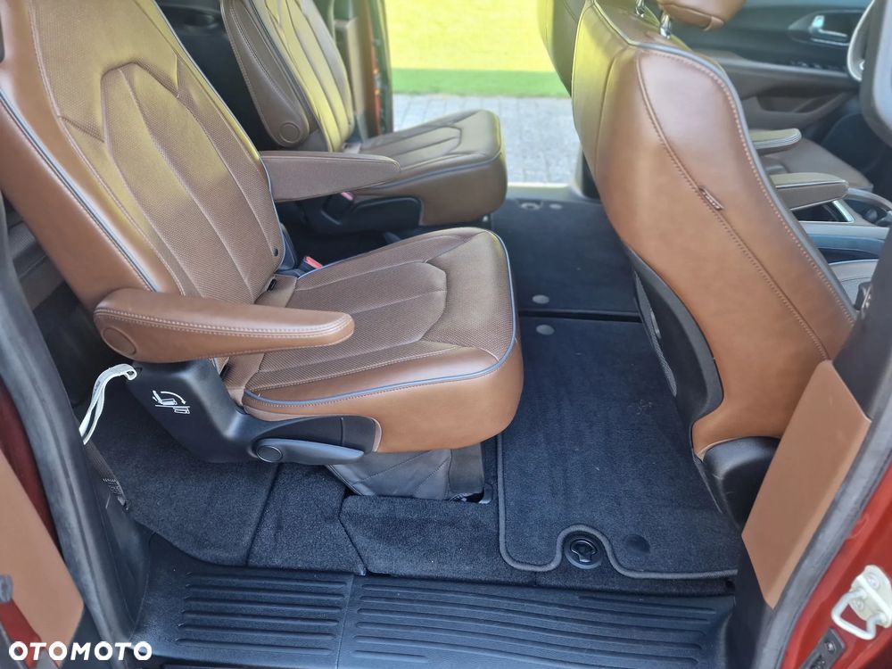Chrysler Pacifica - 11