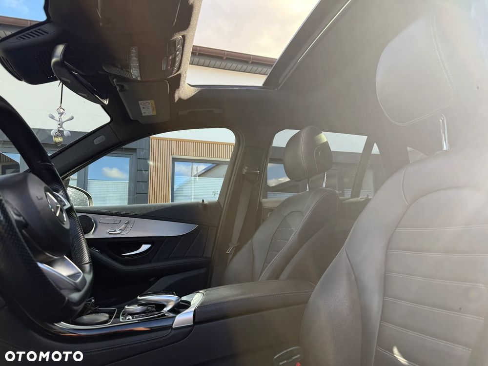 Mercedes-Benz GLC 250 4Matic 9G-TRONIC AMG Line - 19