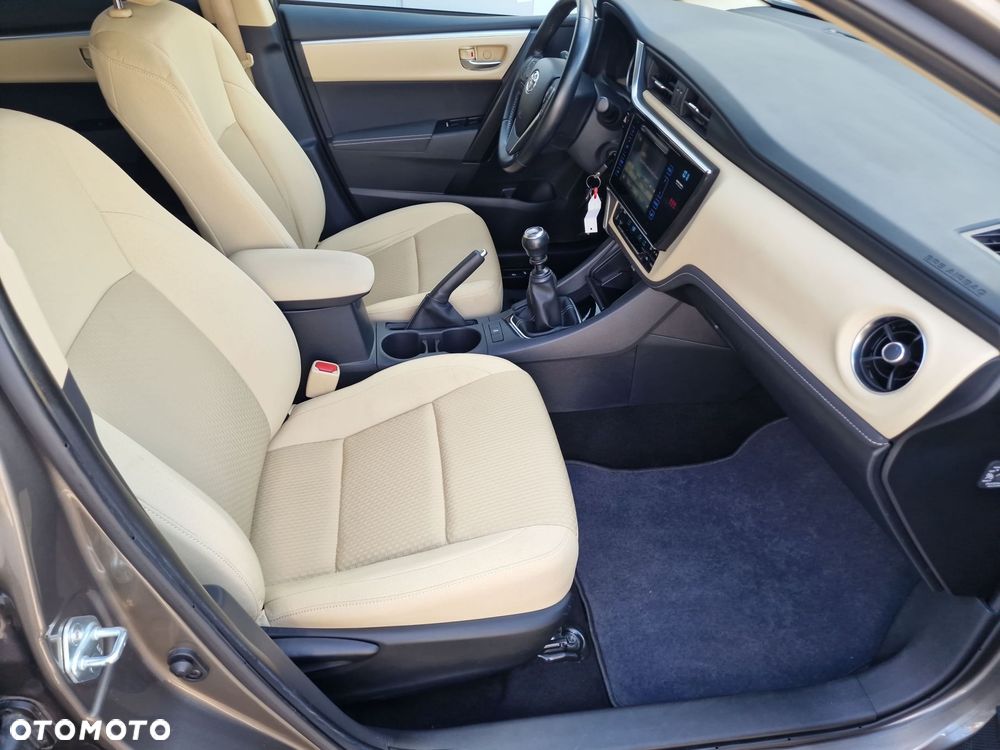 Toyota Corolla 1.6 Premium EU6 - 16