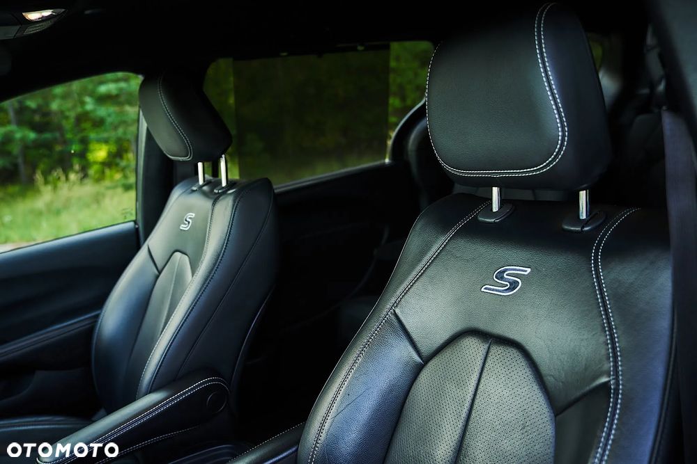 Chrysler Pacifica - 24