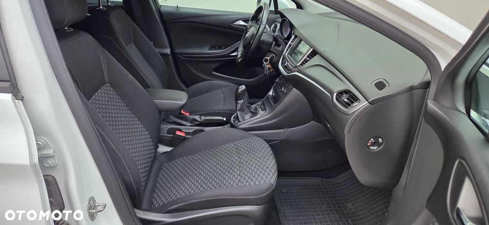 Opel Astra 1.6 CDTI Essentia - 34