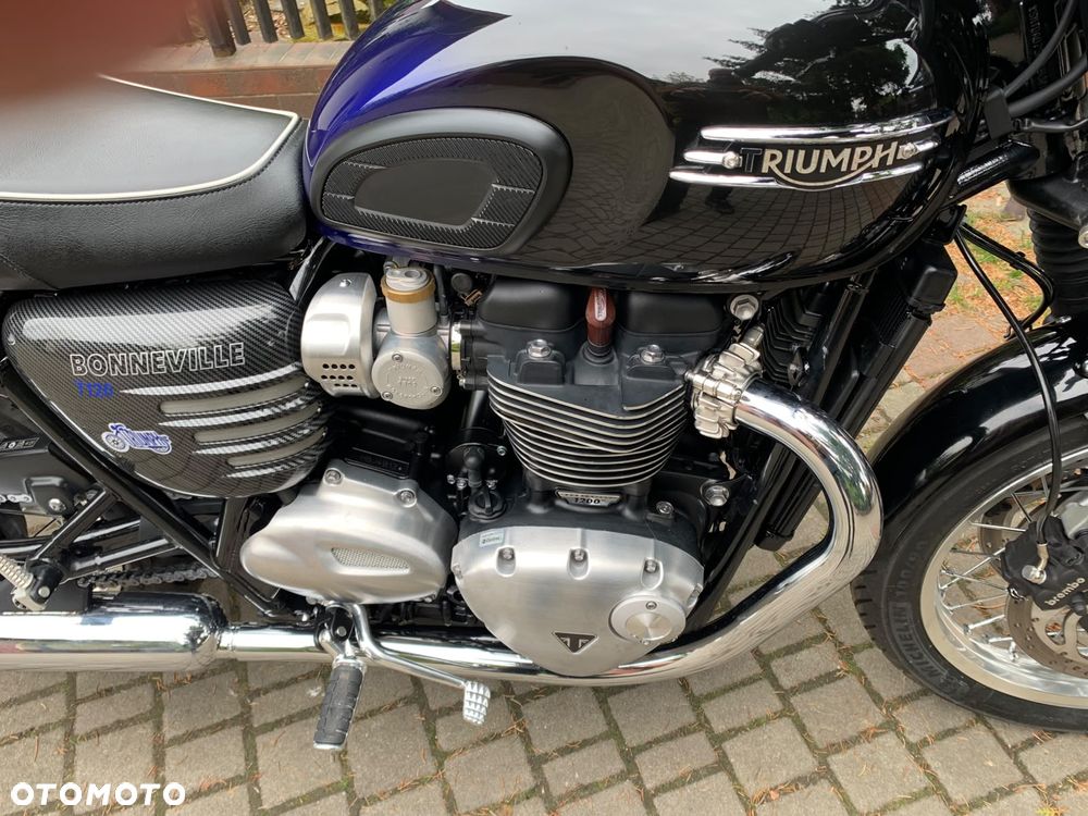 Triumph Bonneville - 6