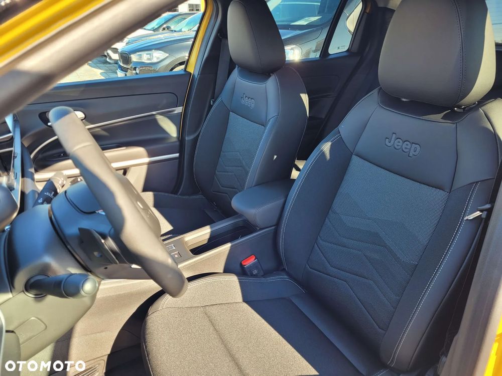 Jeep Avenger 1.2 T3 mHEV Summit FWD eDCT6 - 14