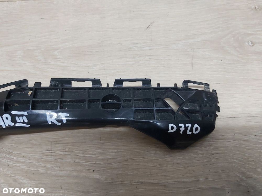 Toyota Yaris III II Lift 18-21r ślizg zderzaka prawy tył 52575-0D460 - 3