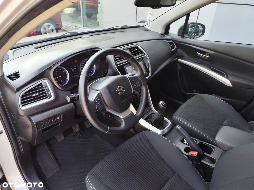 Suzuki SX4 S-Cross 1.0 T Premium - 10