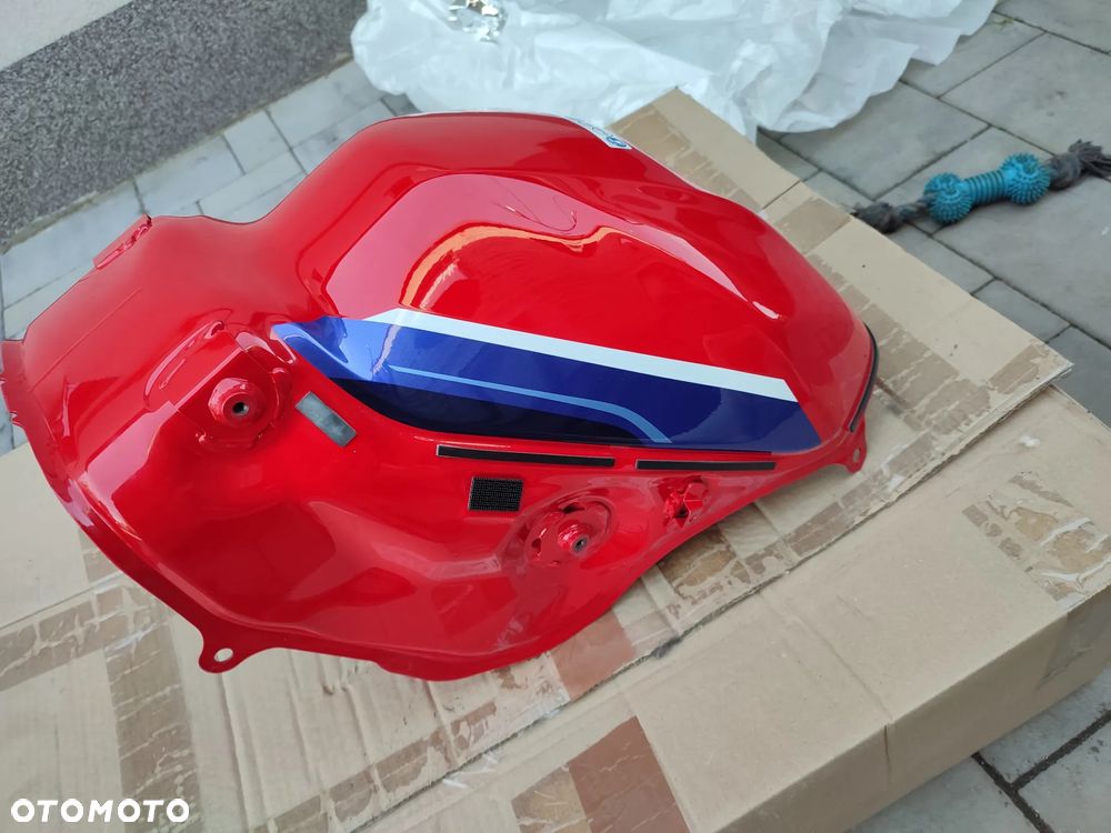 Bak, zbiornik paliwa Honda CBR 1000RR SC82 - 11