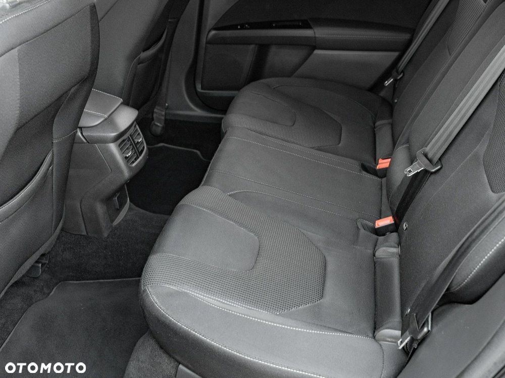 Ford Mondeo 2.0 EcoBlue Titanium - 24