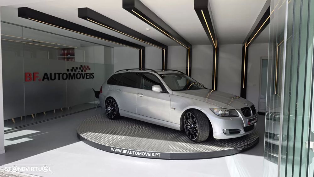 BMW 320 d EfficientDynamics Navigation - 11