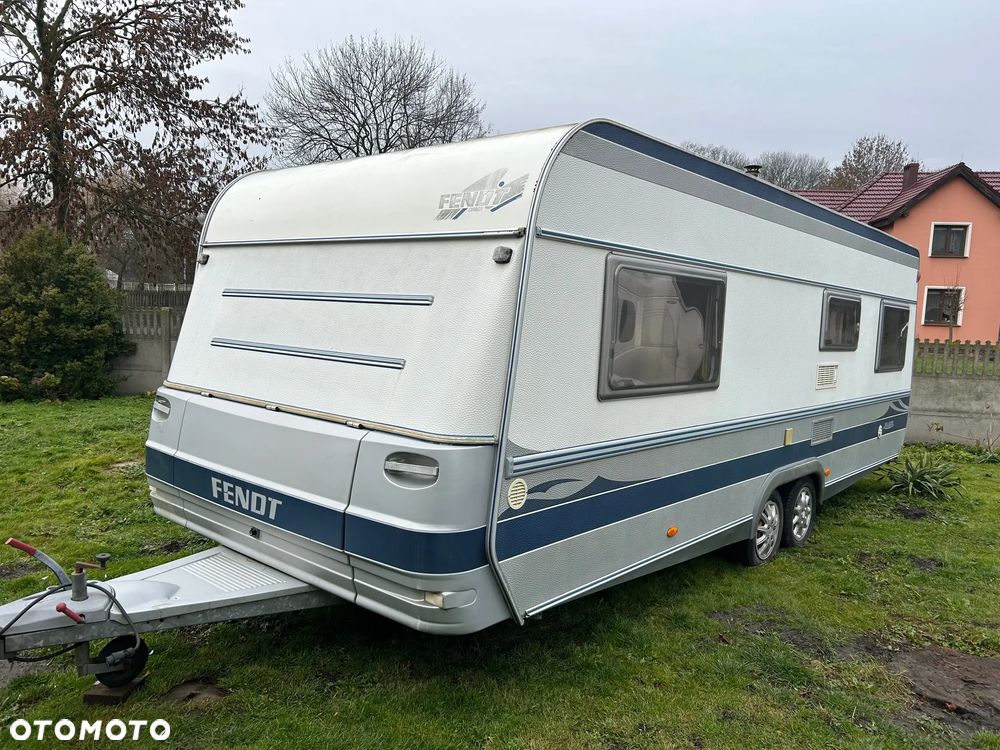 Fendt 650 z dużym przedsionkiem, prysznic - 1