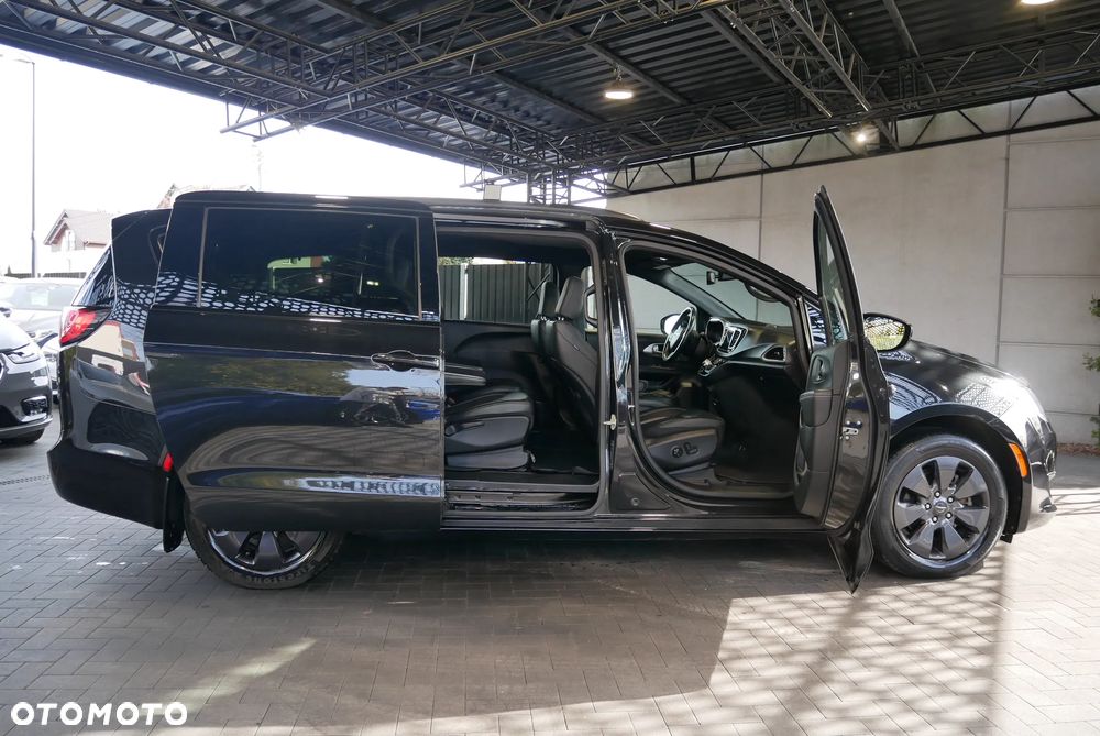 Chrysler Pacifica - 7