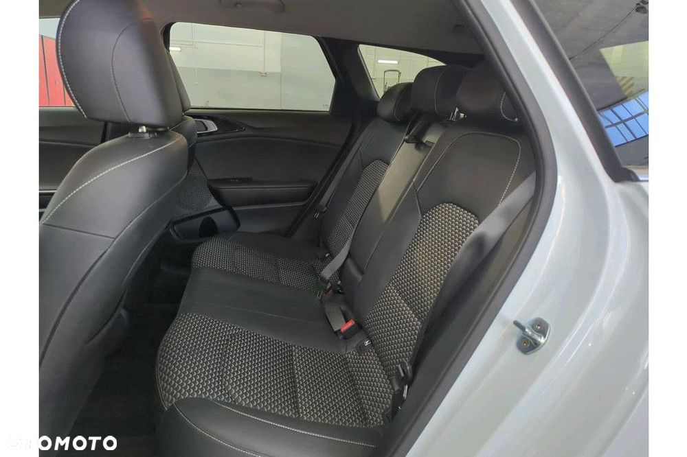 Kia Ceed 1.5 T-GDI L - 8