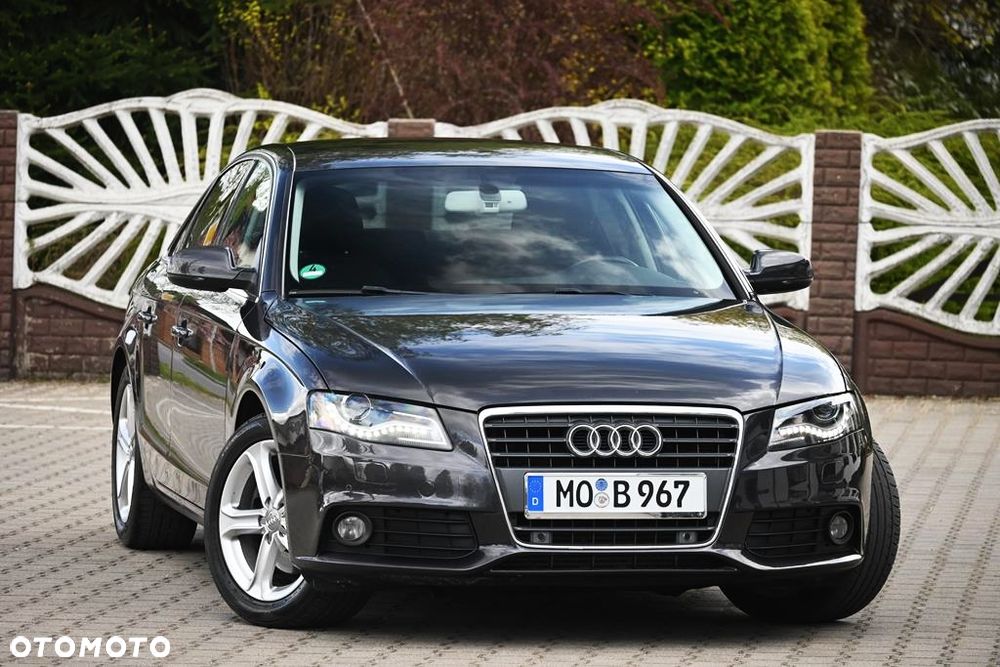 Audi A4 Limousine - 8