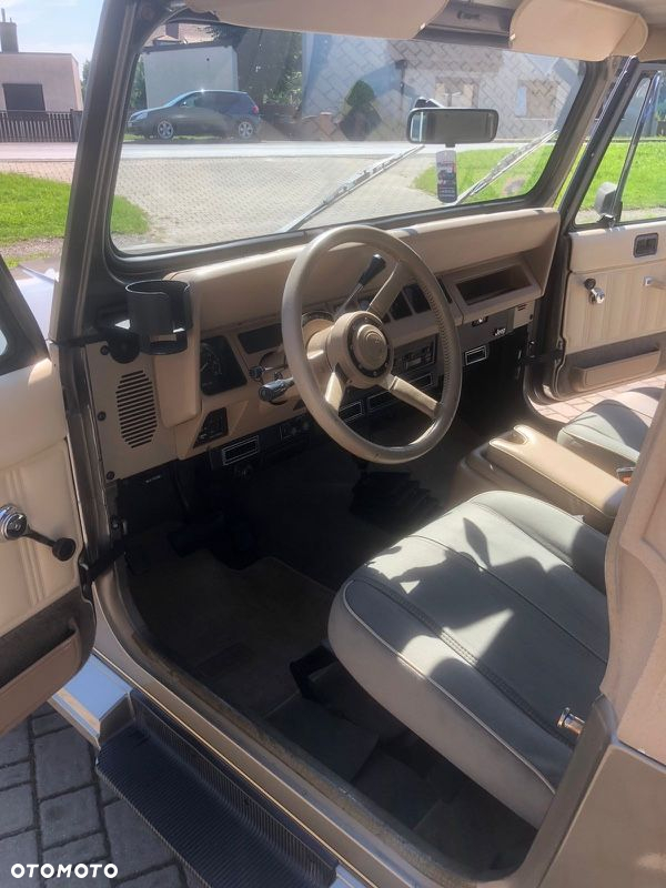 Jeep Wrangler - 25