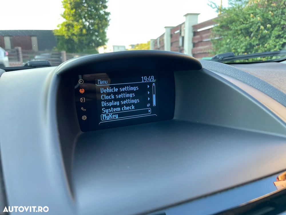Ford Fiesta 1.0 EcoBoost Titanium - 32