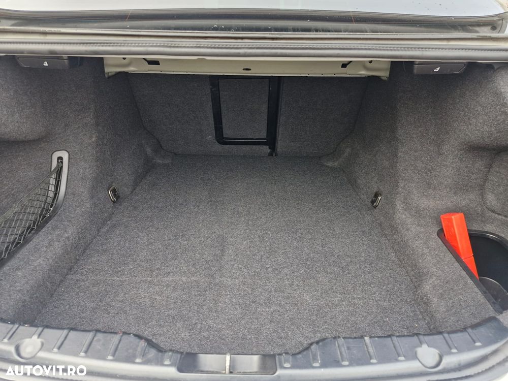 BMW Seria 5 520d - 27