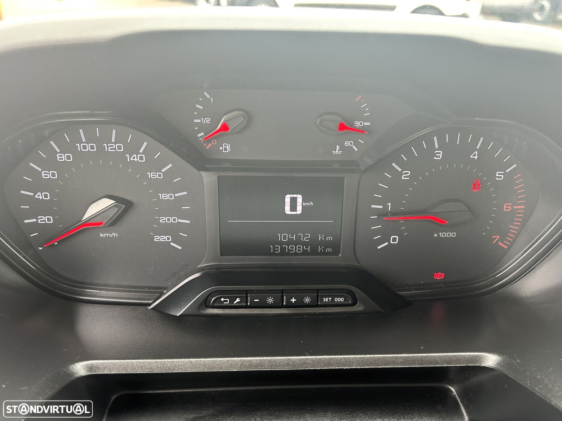 Peugeot Partner 1.5 BlueHDi Asphalt Longa - 16