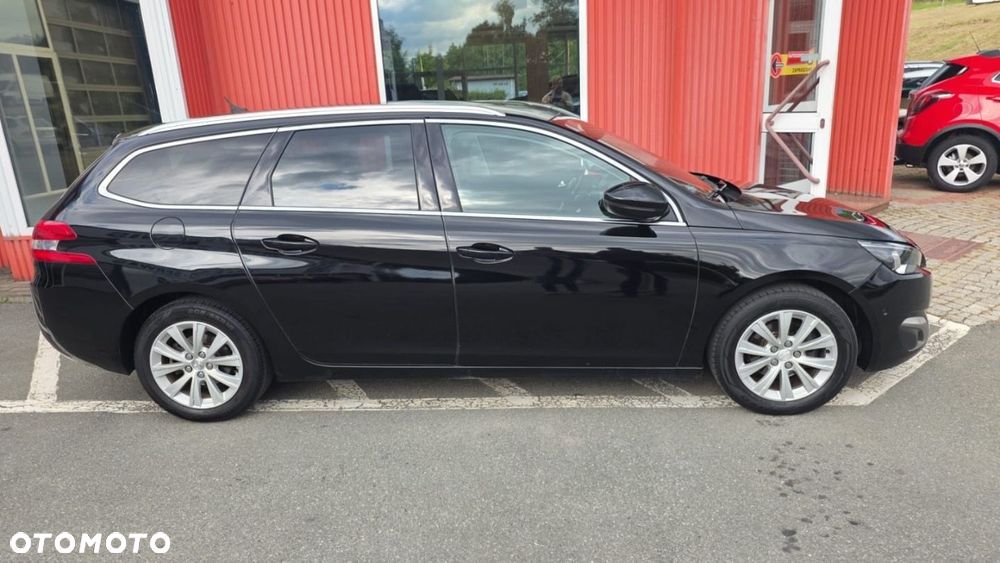 Peugeot 308 T9 (2014-2021), 2015