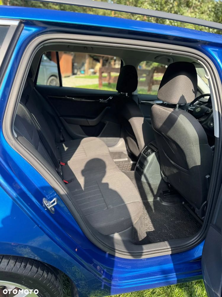 Skoda Octavia 2.0 TDI Style DSG - 6