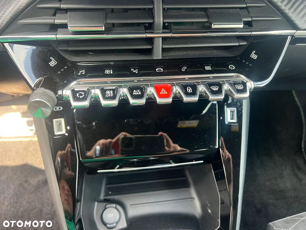 Peugeot 2008 1.2 PureTech GT Line S&S EAT8 - 23