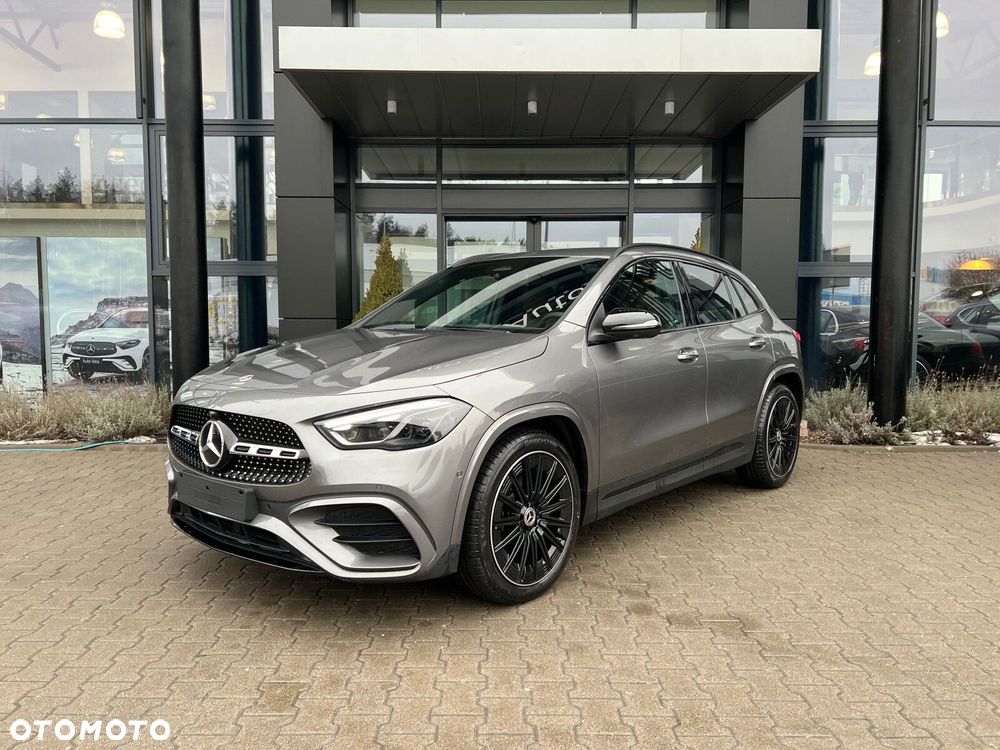 Mercedes-Benz GLA - 2
