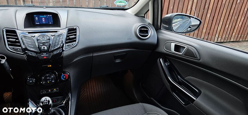 Ford Fiesta 1.0 EcoBoost S&S TITANIUM - 10