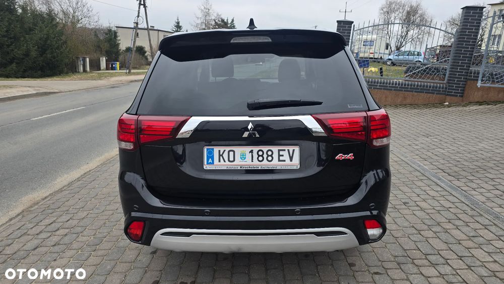 Mitsubishi Outlander - 21