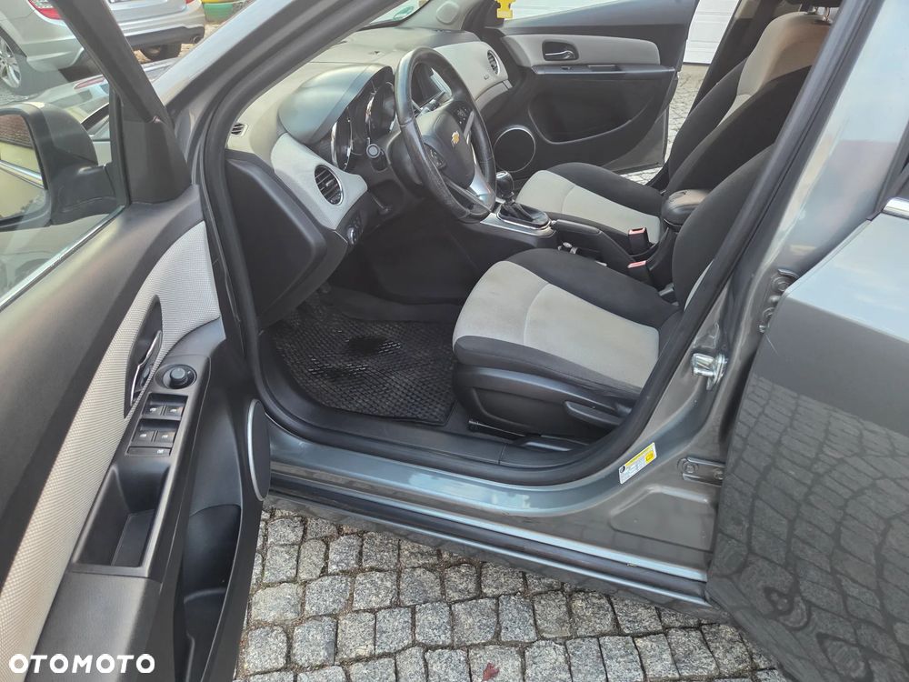 Chevrolet Cruze 1.8 LT - 15