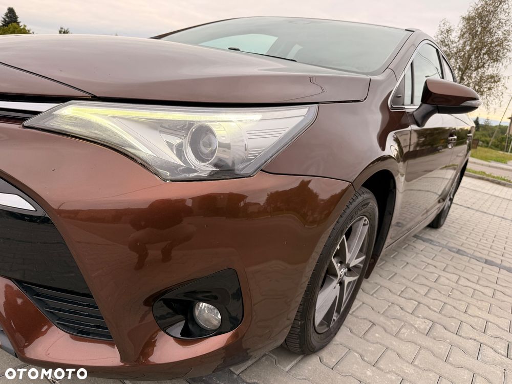 Toyota Avensis Touring Sports 1.8 Edition S+ - 19